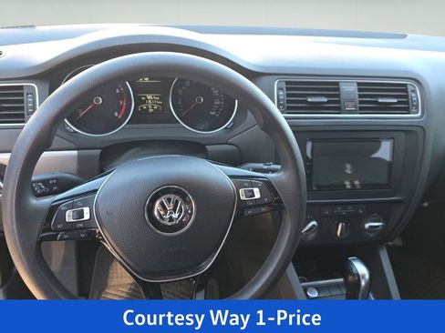 Used 2015 Volkswagen Jetta SE FWD image 10