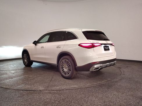Used 2026 Mercedes-Benz GLC 300 image 3