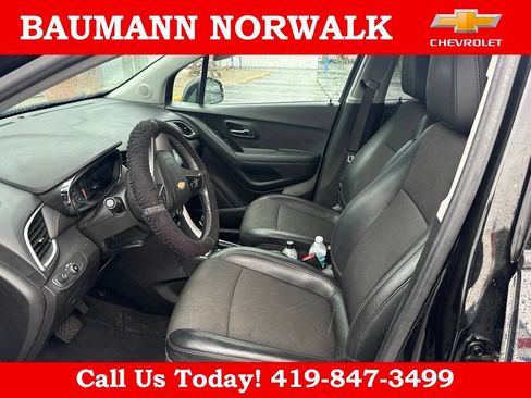 Used 2022 Chevrolet Trax LT w/ LT Convenience Package FWD image 21