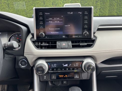 Used 2019 Toyota RAV4 XLE Premium w/ Cold Weather Package AWD/4WD image 25