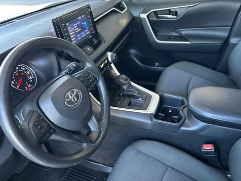 Used 2022 Toyota RAV4 XLE FWD image 10