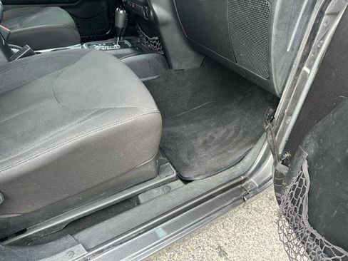 Used 2017 Jeep Wrangler Sport image 11