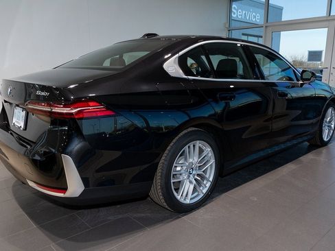New 2025 BMW 530i xDrive w/ Premium Package image 5