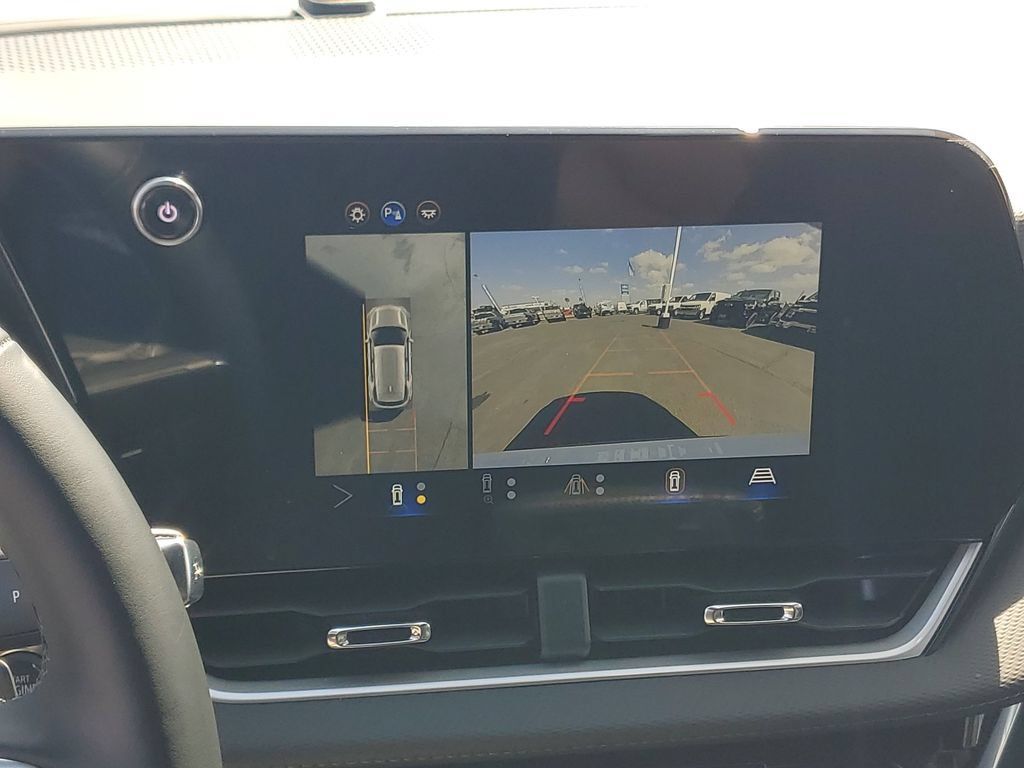 Used 2026 Chevrolet Equinox LT w/ Safety and Technology Package FWD image 15