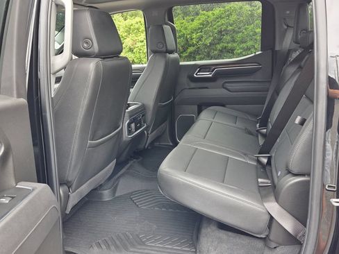 Used 2025 GMC Sierra 1500 SLT w/ SLT Premium Package AWD/4WD image 4
