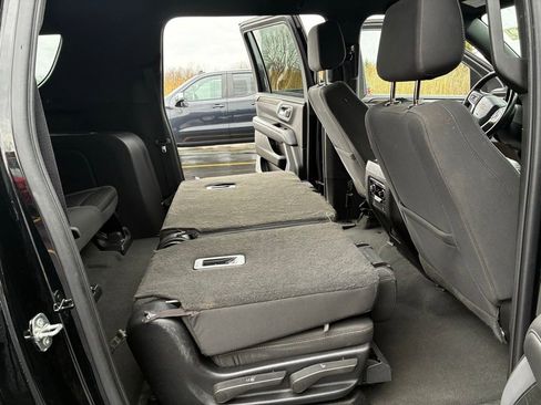 Used 2022 Chevrolet Suburban LS image 22