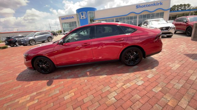 Certified 2025 Honda Accord SE image 6