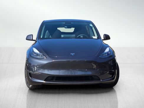 Used 2025 Tesla Model Y Long Range image 2