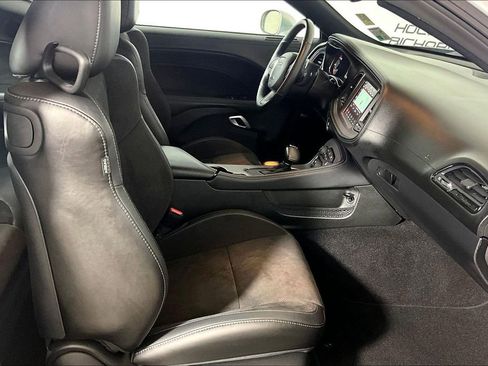 Used 2023 Dodge Challenger R/T w/ Plus Package image 6