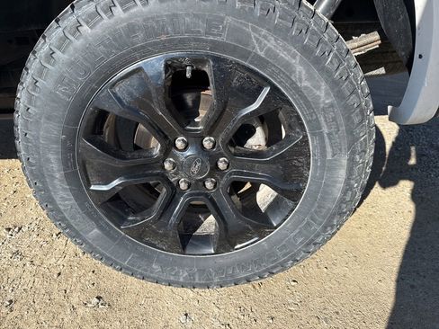 Used 2019 Ford F150 Platinum w/ Equipment Group 701A Luxury image 9