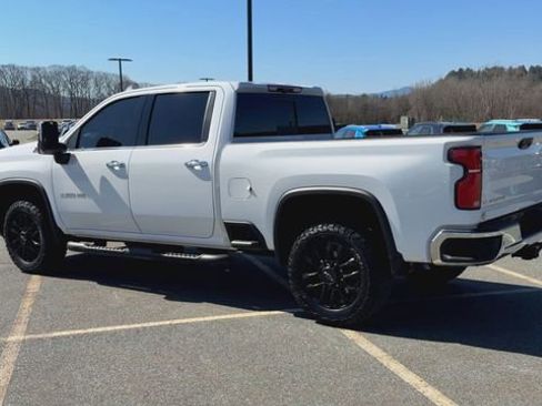 Used 2025 Chevrolet Silverado 3500 LTZ w/ LTZ Convenience Package image 6