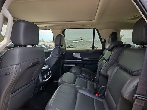 Used 2025 Ford Expedition Active AWD/4WD image 17