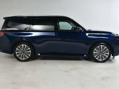 Used 2025 INFINITI QX80 Sensory image 4
