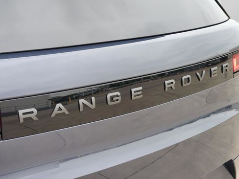 New 2026 Land Rover Range Rover Sport Dynamic SE AWD/4WD image 9