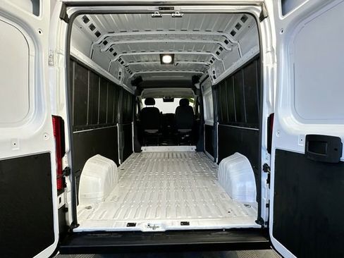 Used 2026 RAM ProMaster 2500 w/ Convenience Group FWD image 3