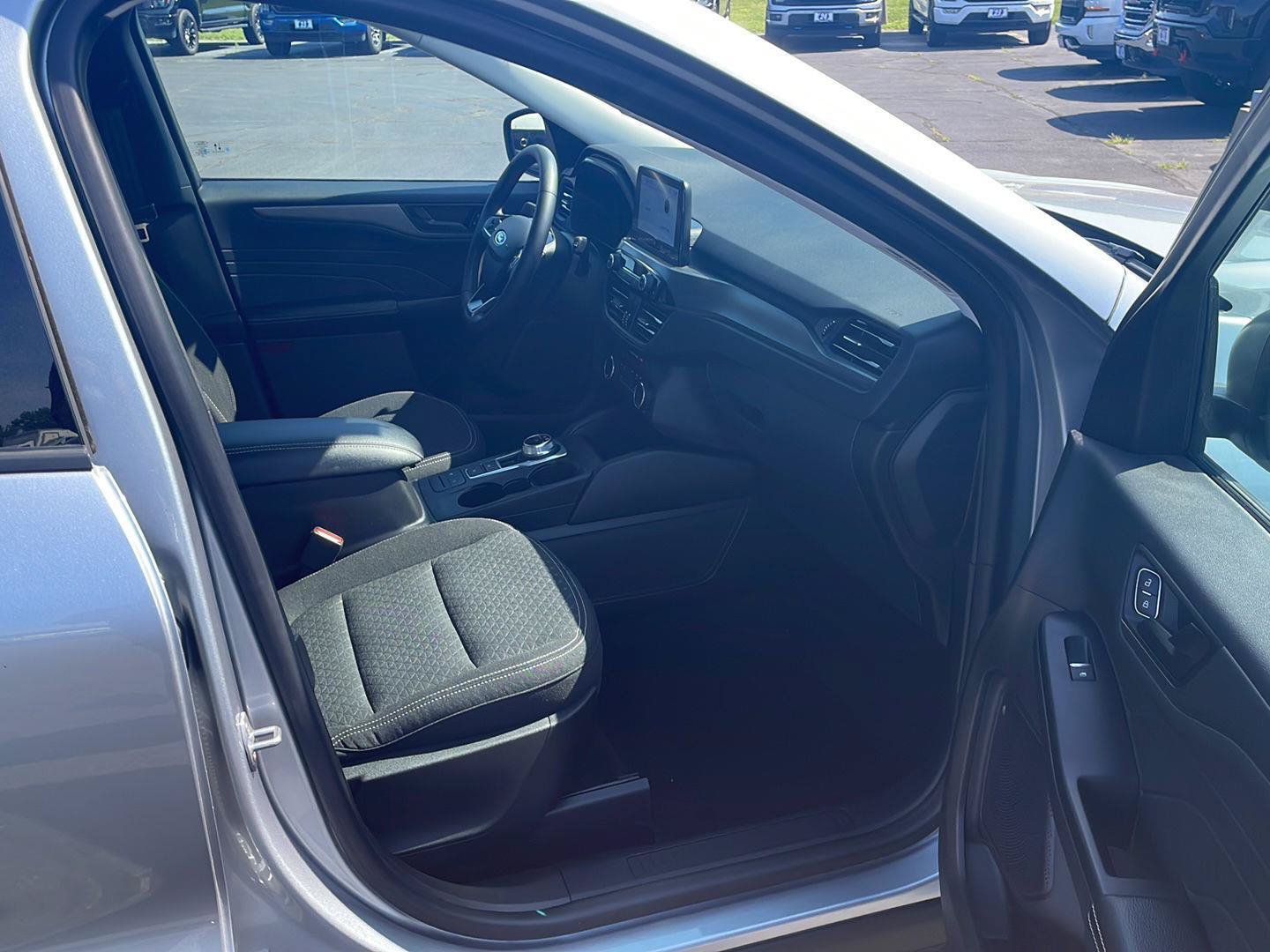 Used 2023 Ford Escape Active AWD/4WD image 25