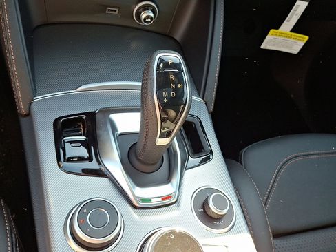 New 2025 Alfa Romeo Stelvio Sprint image 11