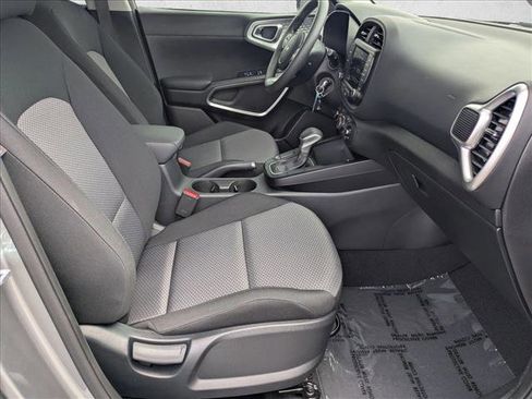 Used 2024 Kia Soul LX w/ Option Group 015 FWD image 19