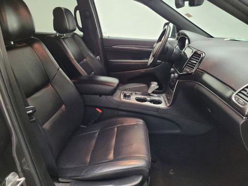 Used 2019 Jeep Grand Cherokee Limited w/ Luxury Group II image 21