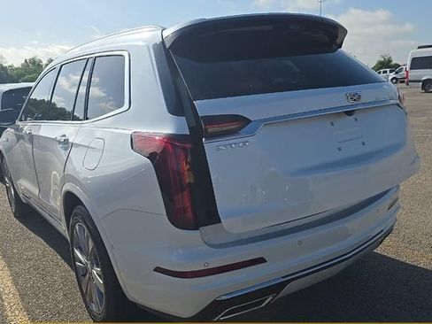Used 2024 Cadillac XT6 Premium Luxury w/ Platinum Package FWD image 2
