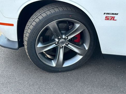 Used 2019 Dodge Challenger R/T w/ Driver Convenience Group image 31