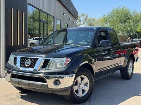 Used 2011 Nissan Frontier SV RWD image 1