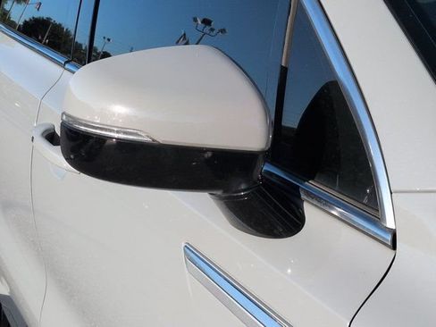 Used 2024 Kia Sorento S w/ Panoramic Sunroof Package FWD image 12