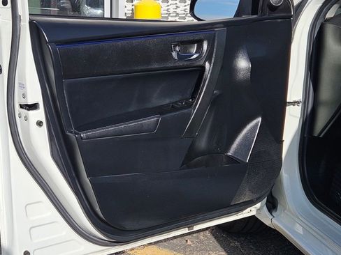 Used 2018 Toyota Corolla SE w/ SE Premium Package image 10