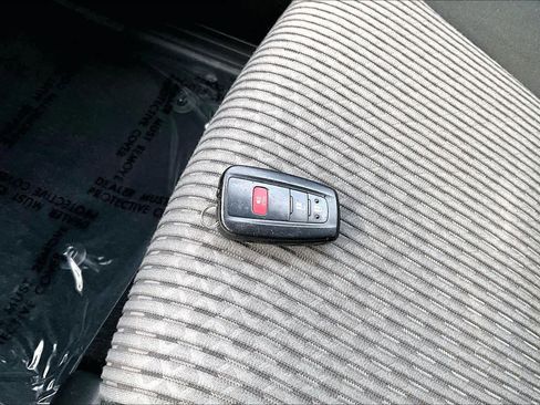 Used 2022 Toyota 4Runner SR5 image 13