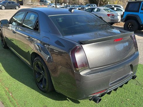 Used 2017 Chrysler 300 Limited image 6