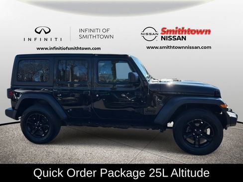 Used 2023 Jeep Wrangler Altitude image 5