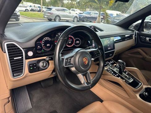 Used 2019 Porsche Cayenne AWD/4WD image 12