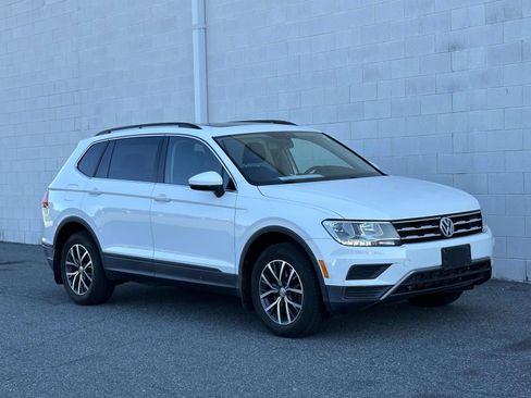 Used 2019 Volkswagen Tiguan SE w/ Panoramic Sunroof Package FWD image 5