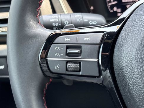 Used 2025 Honda Pilot Black Edition image 19