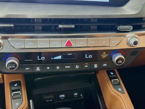 Used 2023 Kia Telluride SX Prestige X-Line AWD/4WD image 17