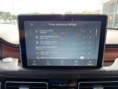 Used 2020 Lincoln Aviator Grand Touring w/ Equipment Group 302A AWD/4WD image 39