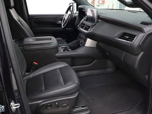 Used 2024 Chevrolet Suburban LT image 28