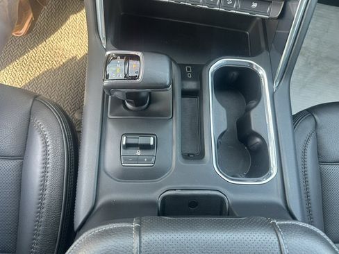 Used 2023 GMC Sierra 1500 Denali w/ Technology Package AWD/4WD image 41