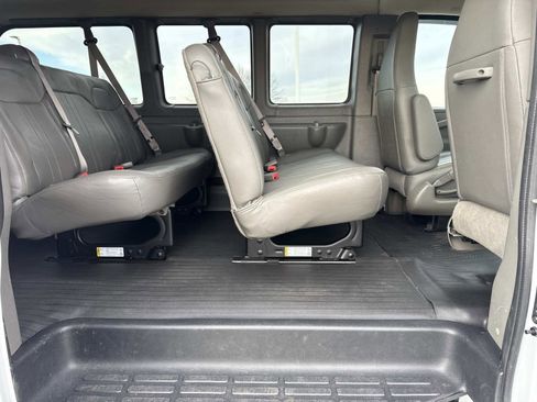 Used 2025 Chevrolet Express 2500 LS w/ Enhanced Convenience Package image 15