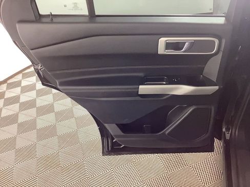 Used 2022 Ford Explorer XLT w/ Equipment Group 202A image 16