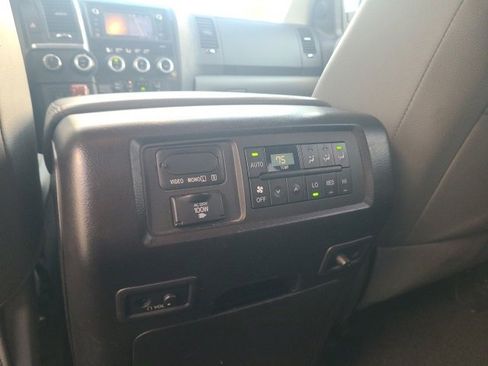Used 2019 Toyota Sequoia Platinum image 14