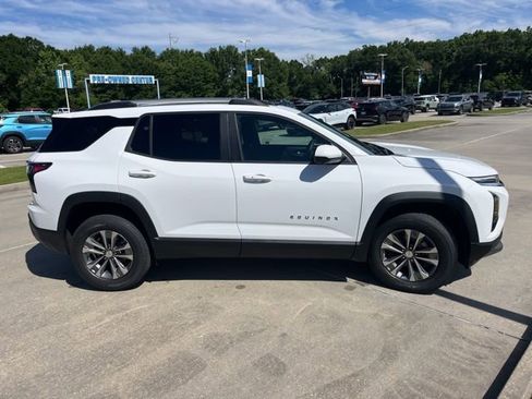 New 2026 Chevrolet Equinox LT w/ Convenience Package II FWD image 9