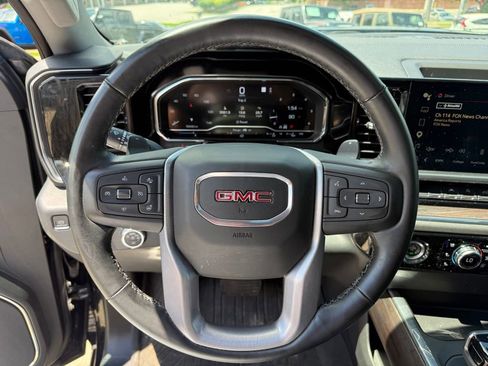 Used 2023 GMC Sierra 1500 SLT w/ SLT Convenience Package AWD/4WD image 16