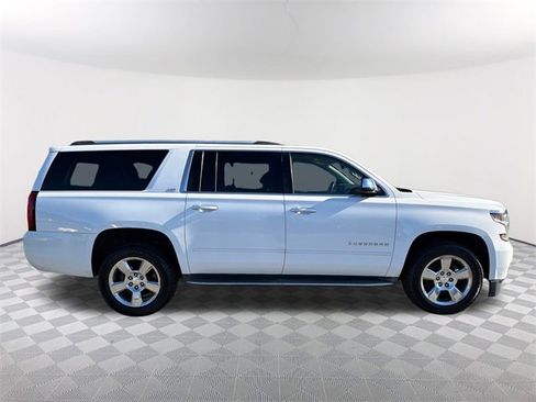 Used 2016 Chevrolet Suburban LTZ image 4