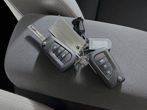 Used 2025 Toyota Corolla LE FWD image 35