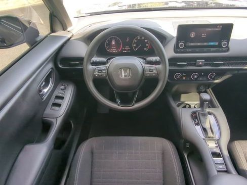 Used 2025 Honda HR-V LX image 17