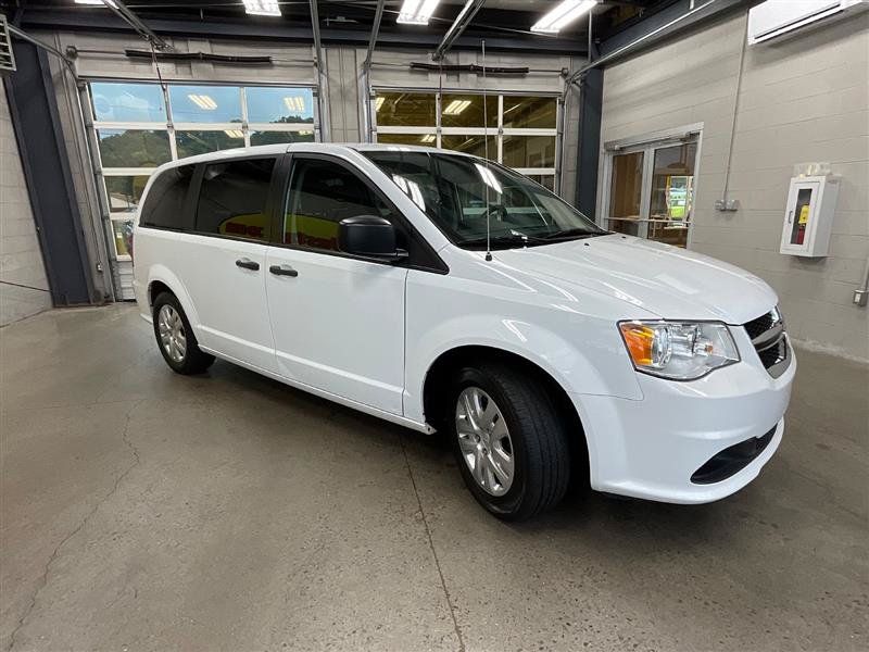 Used 2020 Dodge Grand Caravan SE FWD image 8