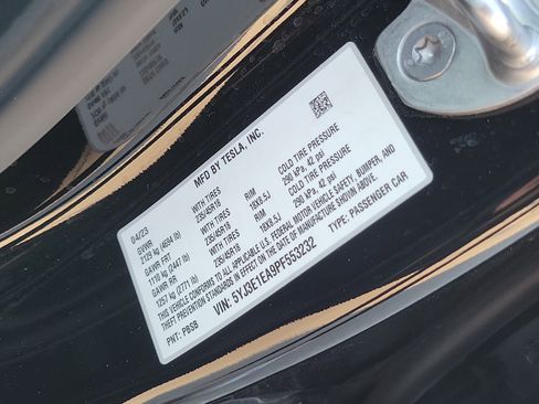 Used 2023 Tesla Model 3 Standard Range image 30