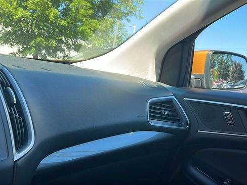Used 2016 Ford Edge SEL w/ Equipment Group 201A AWD/4WD image 20