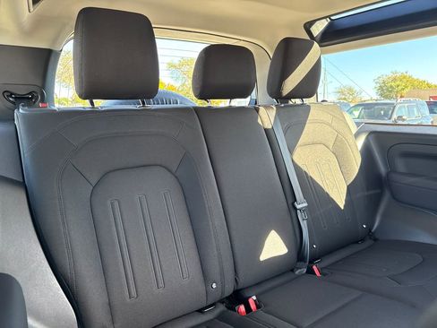 Used 2022 Land Rover Defender 90 image 25